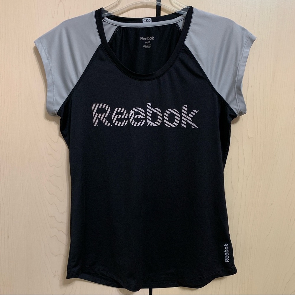 Reebok Women's Short Sleeve Pullover T-shirt Black‎ Size M